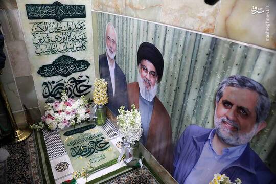 همزمان با شب ولادت حضرت ابوالفضل العباس(ع) و روز پاسدار، از سنگ مزار شهید محمد سعید ایزدی (حاج رمضان) با حضور خانواده این شهید بزرگوار رونمایی شد.