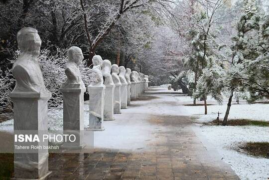 بارش برف در شیراز پس از ۱۲ سال