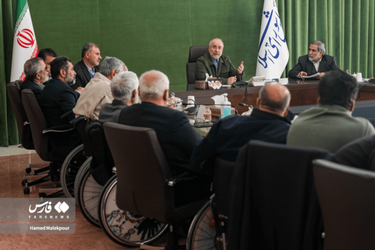 دیدار رئیس مجلس با جانبازان و ایثارگران
