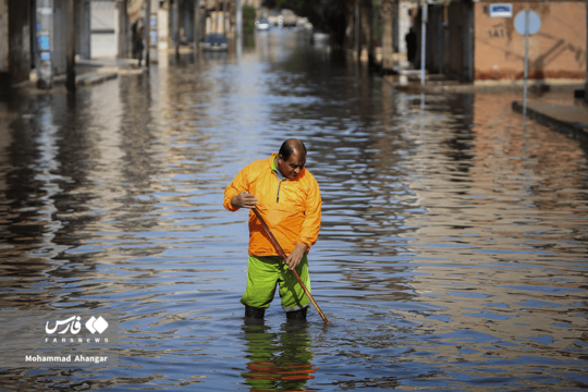 وقوع بارش باران در روز‌ یک‌شنبه ۵ بهمن  باعث آبگرفتگی بسیاری از خیابان‌ها و معابر اهواز و‌ ورود آب به برخی منازل شده است