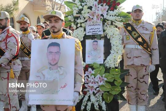 مراسم تشییع و خاکسپاری شهید مرزبانی مهدی مصطفایی دوشنبه ۶ بهمن با حضور پرشور اقشار مختلف مردم تبریز، فرماندهان نظامی استان مسئولان استانی و همرزمان این شهید در گلزار شهدای وادی رحمت تبریز برگزار شد.