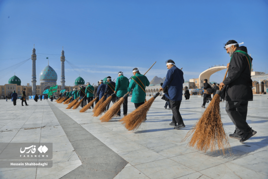 آیین جاروکشی خادمان مسجد مقدس جمکران