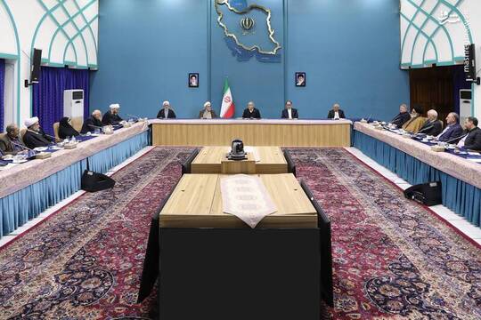 اعضای ستاد گرامیداشت چهل و هفتمین سالگرد پیروزی انقلاب اسلامی شامگاه شنبه با مسعود پزشکیان رئیس جمهور در نهاد ریاست جمهوری دیدار و گفت‌وگو کردند.