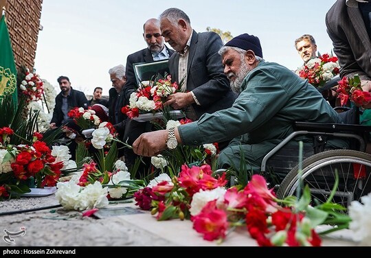 گلباران جایگاه تاریخی سخنرانی امام خمینی (ره) در بهشت زهرا