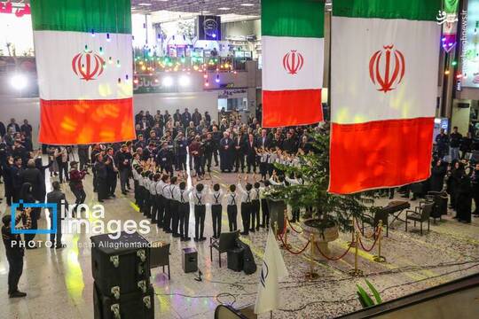 مراسم سالروز ورود امام خمینی(ره) بنیانگذار جمهوری اسلامی ایران به کشور و آغاز دهه فجر انقلاب اسلامی در فرودگاه مهرآباد تهران برگزار شد.