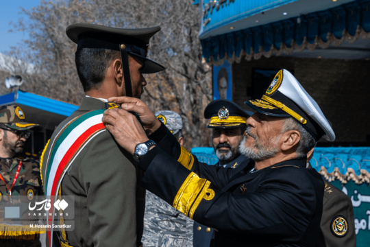 آیین اختتامیه یازدهمین دوره رزم مقدماتی هنرآموزان درجه‌داری ارتش باحضور امیر حبیب‌الله سیاری در مرکز آموزش درجه‌داری جوادالائمه (ع) نزاجا برگزارشد.