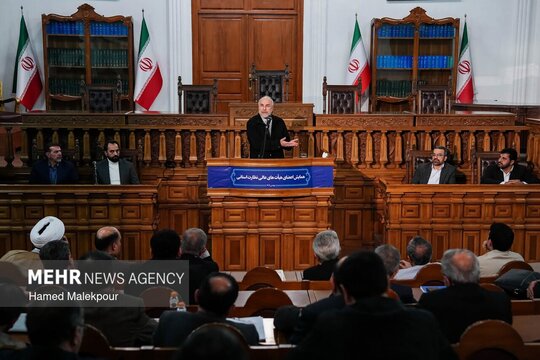 نشست اعضای هیئت‌های عالی نظارت استانی بر انتخابات شوراهای شهر و روستا  با حضور محمدباقر قالیباف رئیس مجلس شورای اسلامی برگزار شد.