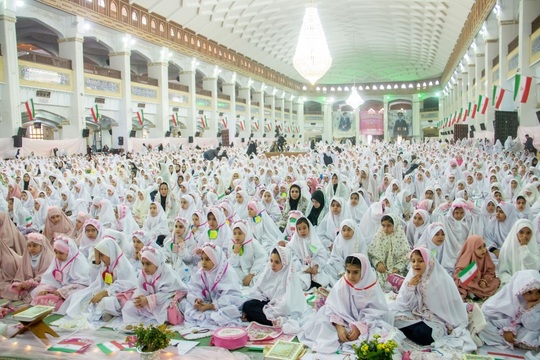 جشن تکلیف شکوفه‌های نور در مصلای تبریز