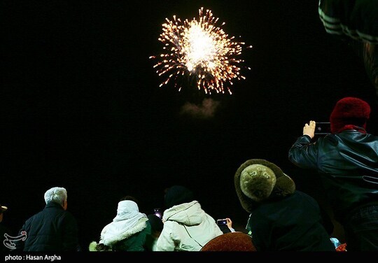 نورافشانی سالگرد پیروزی انقلاب در زنجان