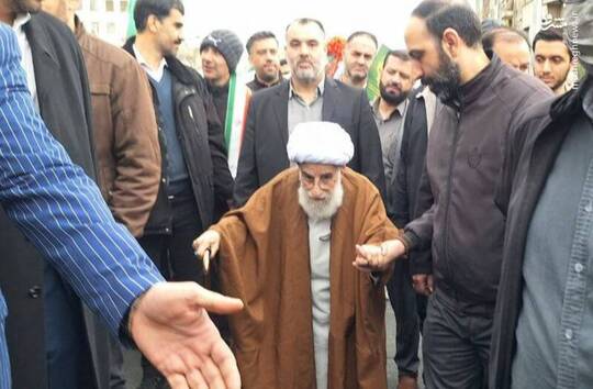 حضور آیت الله جنتی دبیر شورای نگهبان در راهپیمایی یوم الله ۲۲ بهمن