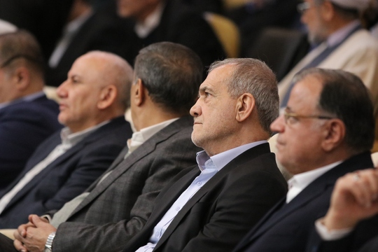 نشست رئیس‌جمهور پزشکیان با فرهیختگان فعالان سیاسی اجتماعی و فرهنگی  استان گلستان