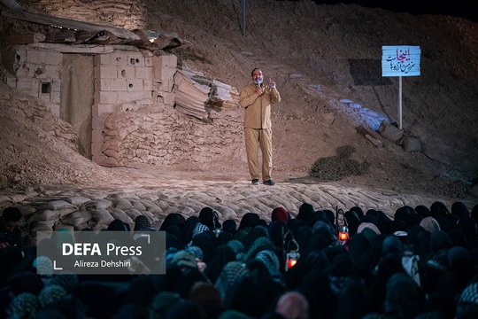 ویژه‌برنامه «شب‌های بله‌برون» هر شب با روایتگری حاج حسین یکتا در یادمان شهدای عملیات کربلای پنج در خرمشهر برگزار می‌شود.