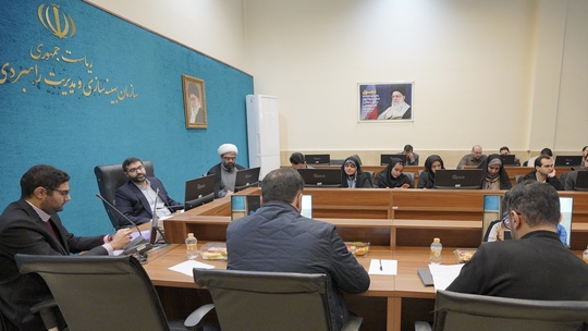 نشست معاون رئیس‌جمهور و رئیس سازمان بهینه‌سازی و مدیریت راهبردی انرژی با جمعی از نخبگان