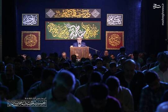 در دومین شب از ماه مبارک رمضان حاج مهدی سماواتی مداح اهل بیت در حسینیه آیت‌الله حق‌شناس به مناجات خوانی پرداخت.