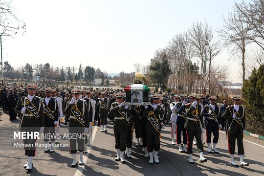 مراسم تشییع پیکر امیر سرتیپ محمدی فر، فرمانده اسبق نیروی زمینی ارتش در ستاد نیروی زمینی ارتش برگزار شد.