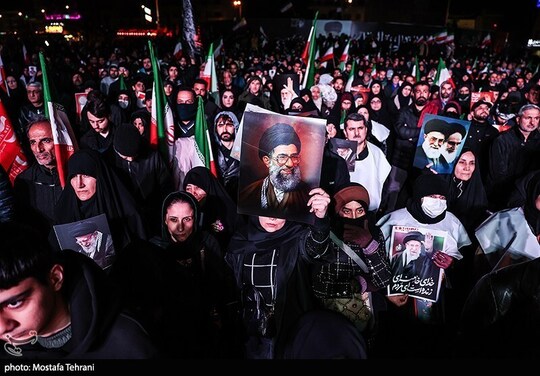 سومین شب تجمع سوگواران رهبر شهید انقلاب در تهران