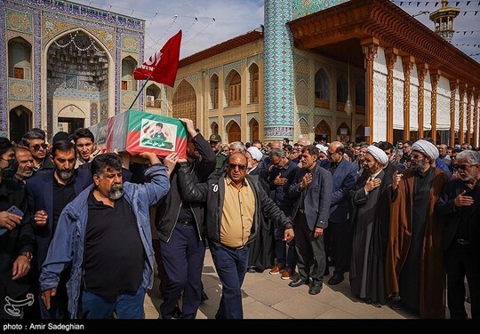 مراسم تشییع دانش‌آموز شهید «علی حق‌شناس» که در حمله موشکی جنایتکاران آمریکایی و صهیونیستی به شهادت رسید، در شیراز برگزار شد