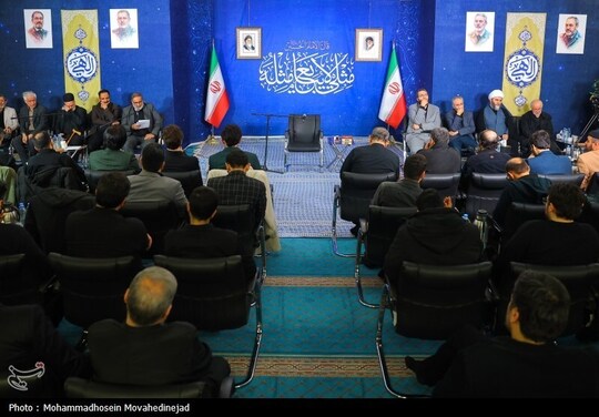 در آستانه میلاد کریم اهل بیت؛ حضرت امام حسن مجتبی(ع) شاعران ایران، از اذان مغرب روز چهارشنبه، در مسجد حضرت آیت الله خامنه ای حوزه هنری تهران برای برگزاری «محفل شعر امین» گرد هم آمدند.