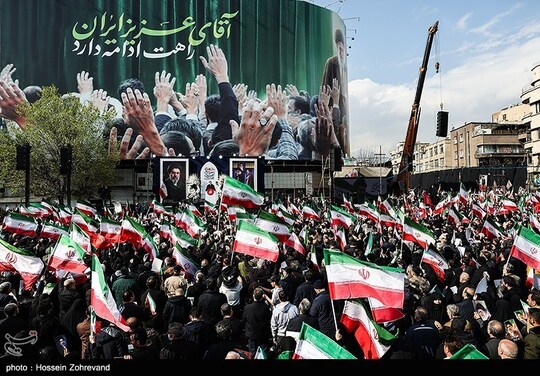 اجتماع مردمی بیعت با آیت‌الله سید مجتبی خامنه‌ای سومین رهبر معظم انقلاب اسلامی - تهران.