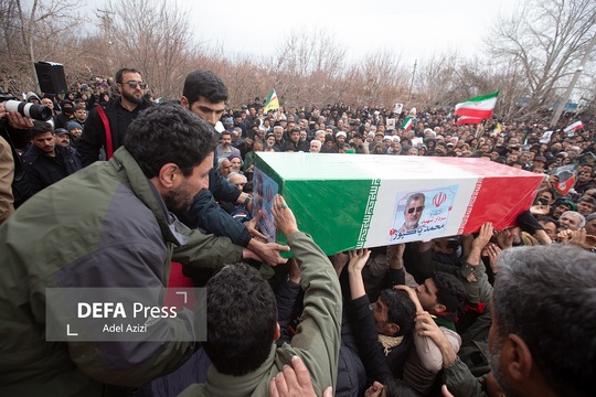 مراسم تشییع و تدفین سپهبد شهید محمد پاکپور فرمانده کل سپاه پاسداران انقلاب اسلامی عصر امروز در روستای دهسد از توابع بخش قره چای شهرستان خنداب در استان مرکزی با حضور امت شهید پرور برگزار شد.