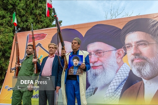 گردهمایی قوم لر به منظور بیعت با حضرت آیت الله سیدمجتبی خامنه‌ای رهبر معظم انقلاب اسلامی و دفاع در برابر تهاجم آمریکایی - صهیونی در شیراز برگزار شد.