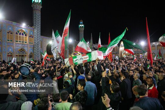 مراسم وداع با پیکر شهید مدافع امنیت شهید مهندس پیام رجبی شامگاه شنبه با حضور پر شور مردم شهرستان آران و بیدگل برگزار شد.