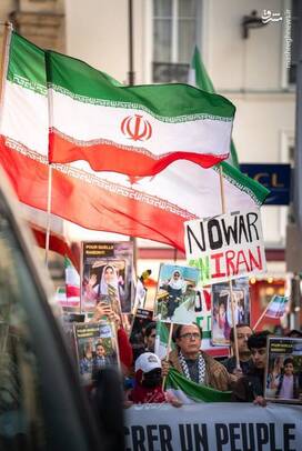 خیابان‌های فرانسه رنگ و بوی ایران به خود گرفت
