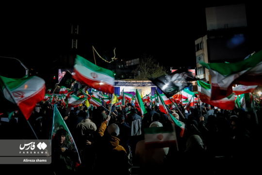 شب چهل‌ام قائد شهید در میدان تجریش