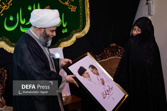 حضور رئیس سازمان تبلیغات اسلامی در منزل سردار شهید نائینی