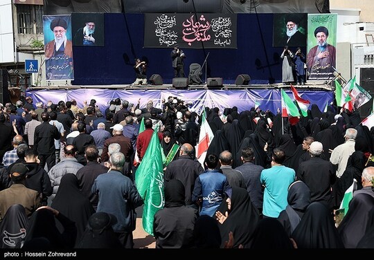 تجمع مردمی «مکتب شهادت» همزمان با سالروز شهادت امام جعفر صادق(ع) در میدان جمهوری اسلامی