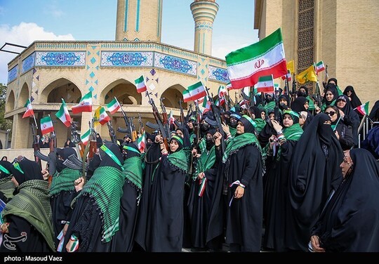 اجتماع و رزمایش دختران جان فدای ایران در تبریز در سالروز ولادت حضرت معصومه (س) برگزار شد.