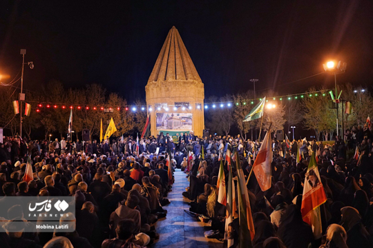 بقعه حبقوق نبی در تویسرکان با حضور پرچم سبز رضوی شاهد شور وطن‌پرستی مردم در دفاع از ایران و انقلاب بود، حضوری اثرگذار و ماندگار.