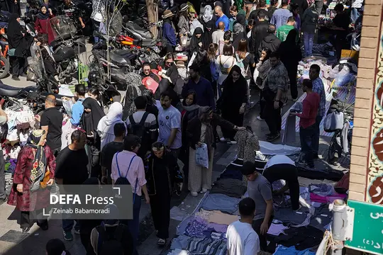 در روز‌هایی که فضای کشور همچنان تحت‌تأثیر تحولات اخیر است، بازار‌های تهران با حضور مردم فعال مانده و جریان عادی خرید و زندگی در سطح شهر ادامه دارد.