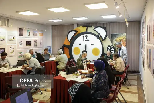 کارگاه خلق اثر با موضوع دومین شکست عملیات زمینی آمریکا به خاک ایران هم‌زمان با سالروز حادثه طبس برگزار شد.