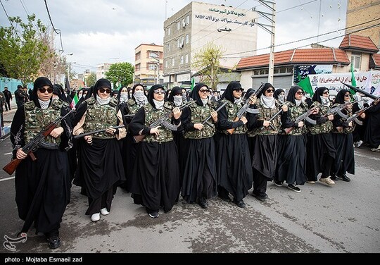 رزمایش سراسری جانفدا برای ایران امام رضایی در شهر ارومیه همزمان با سراسر کشور با حضور اقشار مختلف مردم و بسیج برگزار شد.