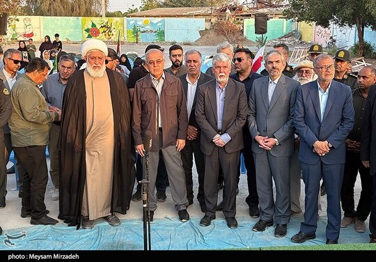 بازدید وزیر فرهنگ و ارشاد اسلامی از مدرسه شجره طیبه میناب