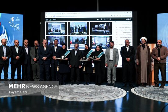 آیین گرامی‌داشت مقام معلم (سپاس معلم) در سالن همایش های حجاب کانون پرورش فکری کودکان و نوجوانان با حضور علیرضا کاظمی وزیر آموزش و پرورش برگزار شد.