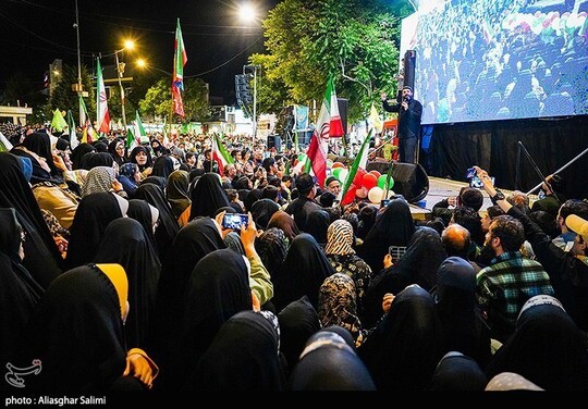 اجتماع لشکریان فدس با حضور کثیر مردم بجنورد در میدان شهید برگزار شد