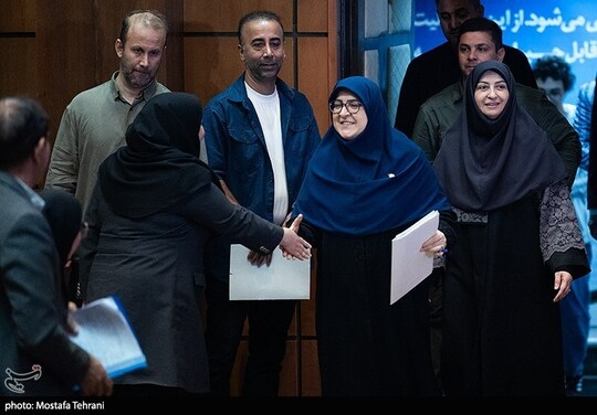 نشست خبری«فاطمه مهاجرانی» سخنگوی دولت با حضور شینا انصاری رئیس سازمان حفاظت محیط زیست در این سازمان برگزار شد.