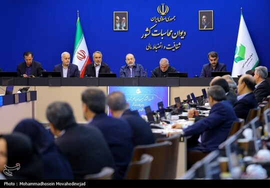 نشست مشترک کمیسیون عمران مجلس شورای اسلامی و دیوان محاسبات کشور و دستگاه های اجرایی حوزه مسکن در دیوان محاسبات کشور برگزار شد.