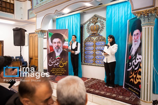 مراسم گرامیداشت حضرت آیت الله سیدعلی خامنه ای رهبر شهید انقلاب اسلامی و بیعت جامعه یهودیان اصفهان با حضرت آیت الله سیدمجتبی خامنه ای رهبر معظم انقلاب اسلامی، در کنیسه کترداوود کلیمیان شهر اصفهان برگزار شد.