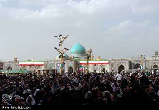 مراسم پرفیض دعای عرفه همزمان با سراسر کشور در حرم مطهر رضوی برگزار شد