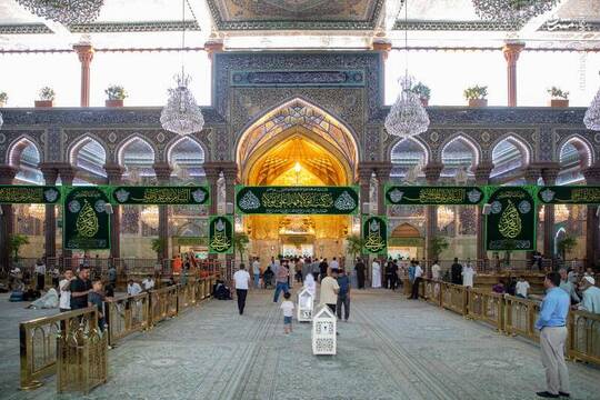 نصب کتیبه‌های عید غدیر خم در حرم امام حسین(ع)