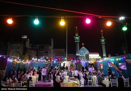 کافه غدیر به مناسبت عید سعید غدیر به همت آستان مقدس امام زاده صالح (ع) و گروه فرهنگی برکات در قدمگاه صالحیه امام زاده صالح (ع) تا جمعه 15 خرداد برگزار میگردد.