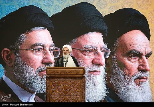 قرائت پیام آیت الله سید مجتبی خامنه ای رهبر معظم انقلاب اسلامی در مراسم بزرگداشت ارتحال امام خمینی(ره) توسط حجت الاسلام حاج علی اکبری امام جمعه موقت تهران