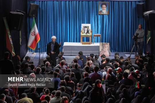 همزمان با فرارسیدن ایام سوگواری سالار شهیدان، محفل ویژه عزاداری محرم حسینی شامگاه دوشنبه، به نیابت از «رهبر شهید انقلاب» و با سخنرانی حجت‌الاسلام محمد قمی رئیس سازمان تبلیغات اسلامی در رواق کشوردوست تهران برگزار شد.