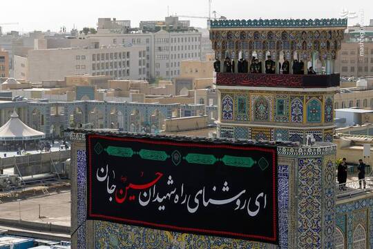 آئین سنتی صلا با قدمتی بیش از ۳۰۰ سال، همزمان با نخستین روز از ماه محرم و آغاز عزاداری سیدالشهداء با حضور خادمان بارگاه منور رضوی در گلدسته‌های حرم مطهر برگزار شد.