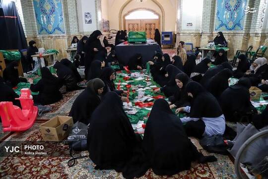 کارگاه دوخت لباس شیرخوارگان حسینی در حرم مطهر رضوی